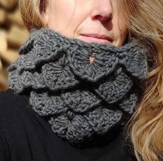 Soft Loop With Alpaca Yarn in Grey, Exclusive Shawl Collar