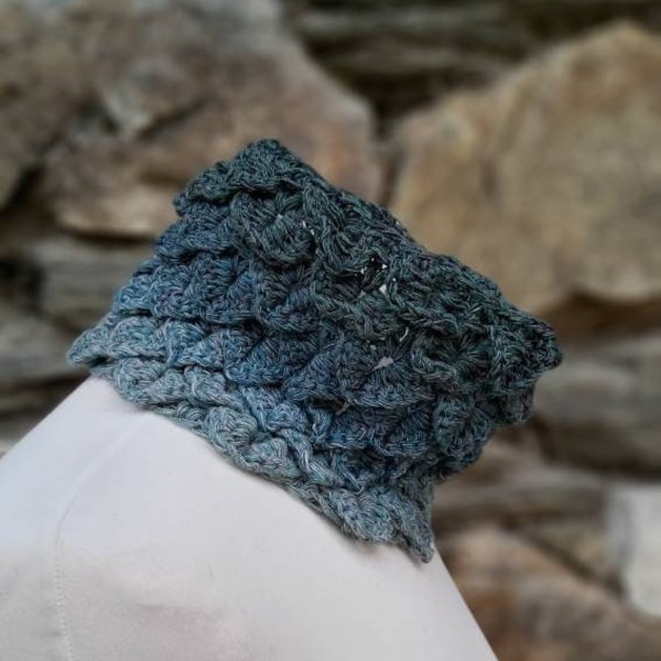 boucle souple en laine mérinos recyclée, col châle exclusif, col plus plat, motif dragon crocheté, essence, accessoire durable