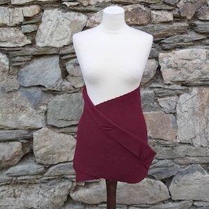 Cacheur in burgundy made of pure sheep's wool, hip flatterer, kidney warmer, wool skirt, clothing made of wool, wrap skirt, wool fabric, felt skirt image 1