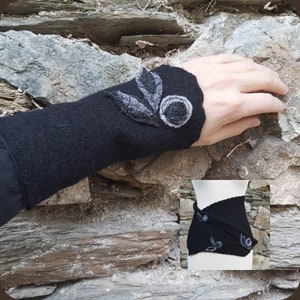Cuffs made of pure sheep's wool in black with fine rose appliqué, exceptional hand warmers made entirely by hand, gift image 4