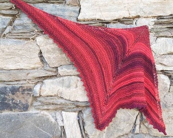 gebreid driehoekig doek in rood gemaakt van schapenwol en polyamide, schouderdoek, doek, stola, sjaal, middeleeuws, dirndl, warm, sjaal, breidoek