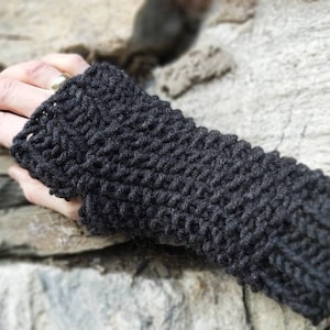 Hand cuffs with thumb hole made of sheep's wool and polyacrylic, arm warmers, cuffs, wool cuffs, pulse warmer, accessory for warm hands, winter