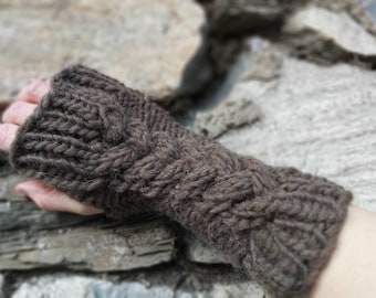 Hand warmers with thumb hole made of alpaca and sheep's wool in brown, arm warmers, pulse warmers, Middle Ages, Highlands, Outlanders, Celts, cuffs