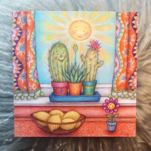 Amoureux du soleil © Anthea Whitworth 2021. Carte d'art à partir d'une illustration originale au crayon de couleur.  Cactus, soleil, coloré.  Blanc à l'intérieur.