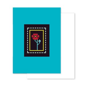Mini carte à broder bleue avec broderie coquelicot intégrée + enveloppe kraft