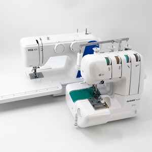 GLAESERhome Advanced-Bundle ol50 Overlock Nähmaschine mia300 Nähmaschine Anschiebetisch Bild 3