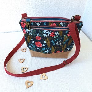 Umhängetasche Handtasche Crossover aus Canvas  florales Muster und beige