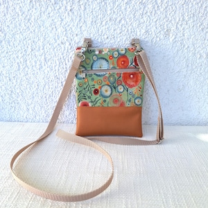 Crossbodytasche Handytasche kleine Umhängetasche Blumenmuster grün