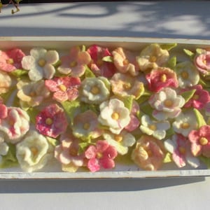 Felt flowers pastel 10 pieces with felted leaves Felt flowers