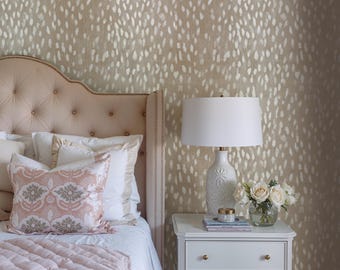 Carta da parati di lusso con motivo antilope color beige neutro - Lussuosa carta da parati / Rivestimento murale di lusso per la cameretta dei bambini