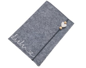 Mother's passport sleeve "Love" embroidered white