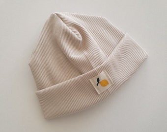 Bonnet côtelé beige avec patch citron