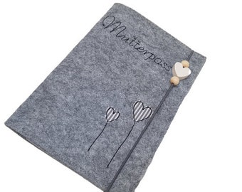 Mother passport cover "heart striped on stem" embroidered with inscription