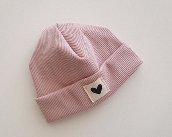 Bonnet côtelé rose avec patch coeur