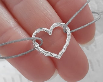 Herz Armband mit Struktur 925 Silber - Grau Liebe Geschenkidee Armbänchen Damen Muttertag SCHOSCHON Farbauswahl