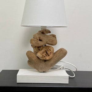 Handgefertigte Tischlampe Aus Treibholz - Maritimes Unikat Für Zuhause