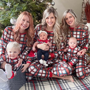 Family Christmas Pajamas - Adult Christmas Pajamas - Couples Pajamas - Personalized Pajamas - Family Pj - Holiday pajamas