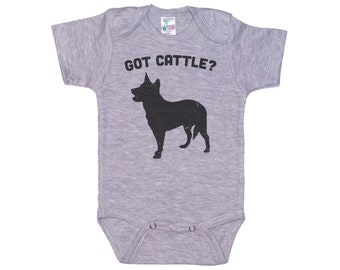 Blue Heeler Onesie®, Ganado, Body de tacón azul, Body de granja para bebés, Perro de ganado Onesie®, Perro de ganado australiano, Romper de tacón azul