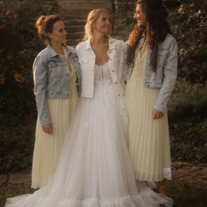 Jeansjacke Weiß mit goldenen Buchstaben Bride boho, Jacke Braut JGA Hochzeit zdjęcie 3