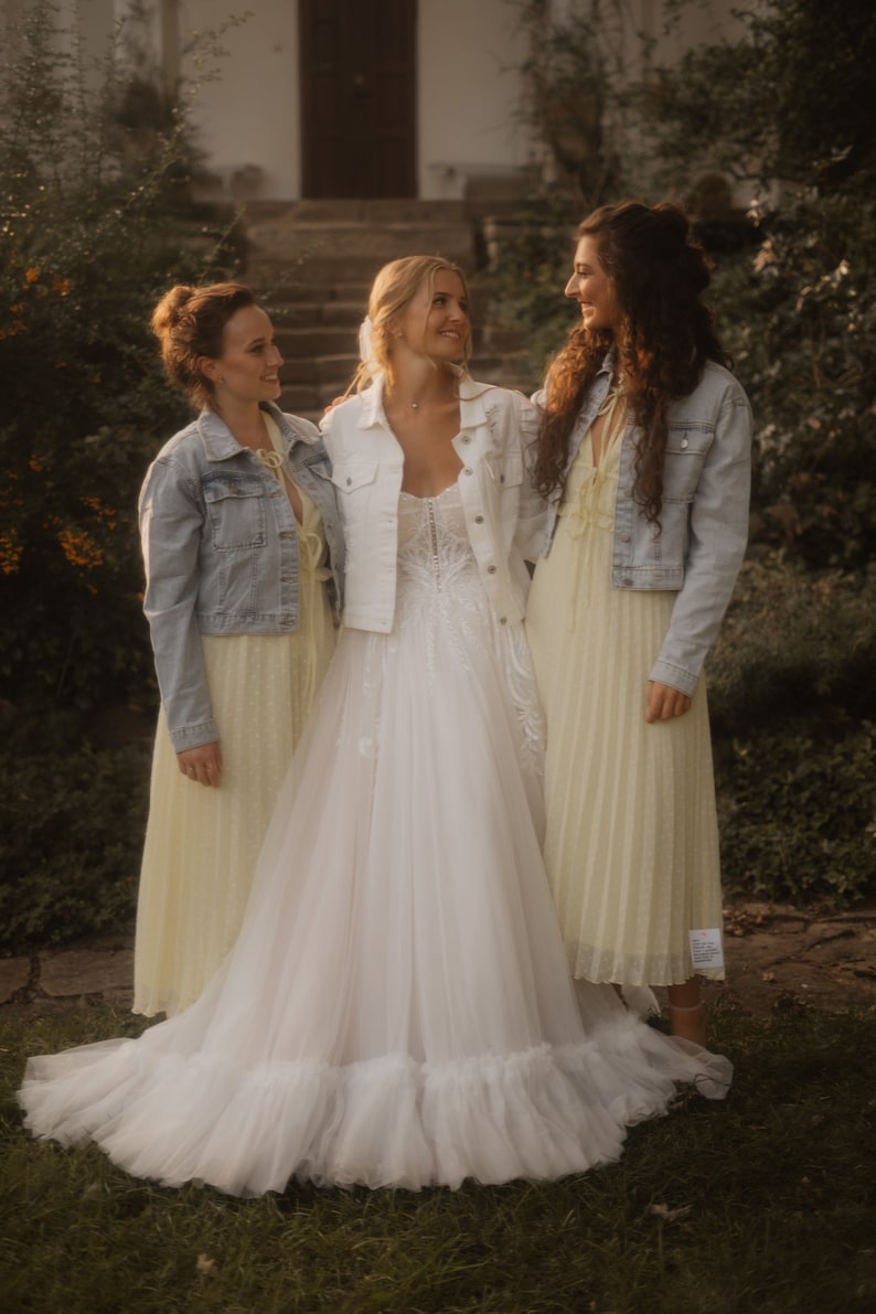 Jeansjacke Weiß mit goldenen Buchstaben Bride boho, Jacke Braut JGA Hochzeit zdjęcie 3