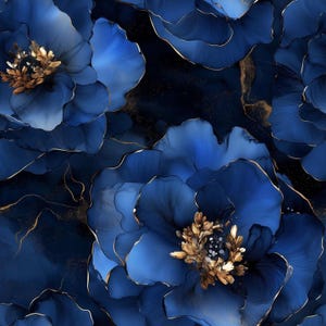 Può includere: Un design floreale astratto con grandi fiori blu a strati con contorni e centri dorati. Lo sfondo è blu scuro con macchie dorate, creando un'estetica lussuosa e artistica.