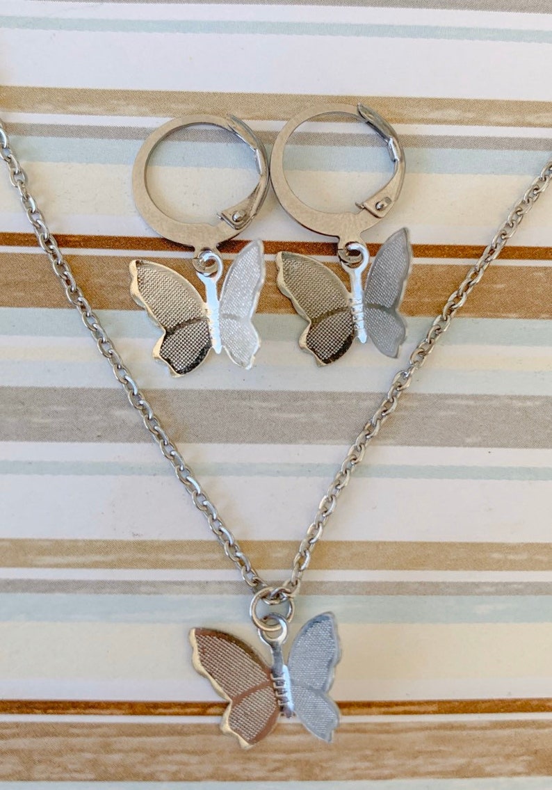 Butterfly earring and necklace set!