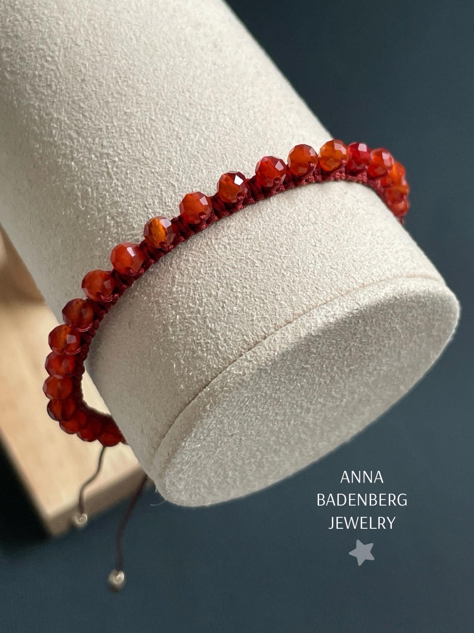 BRACELET in Macrame Design Made of Faceted Carnelian