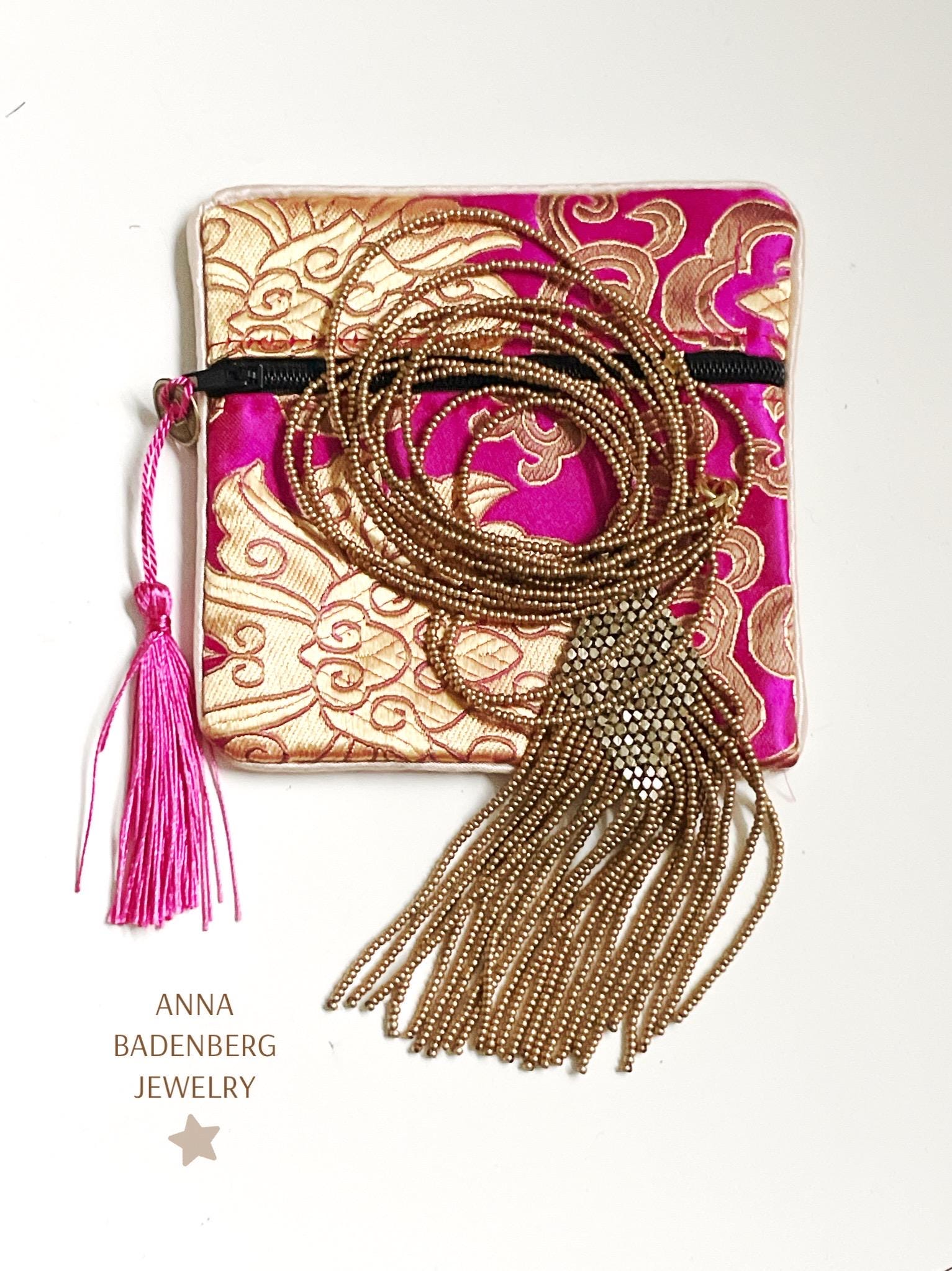s.n様 NECKLACE With a Hand-embroidered Tassel Made of Faceted