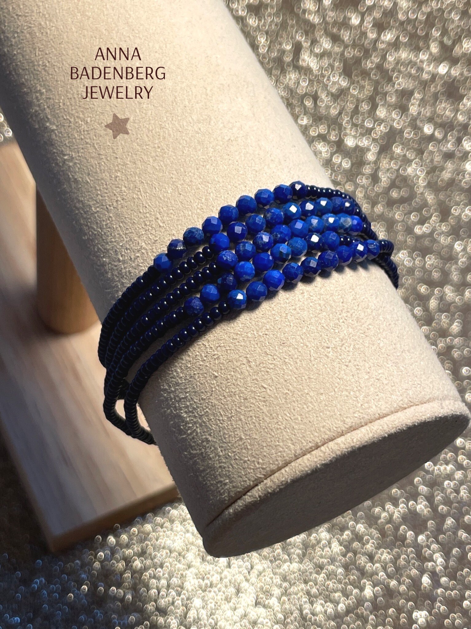 ラピスラズリ BRACELET (12 Mm) Made of Shimmering Miracle Pearls in the