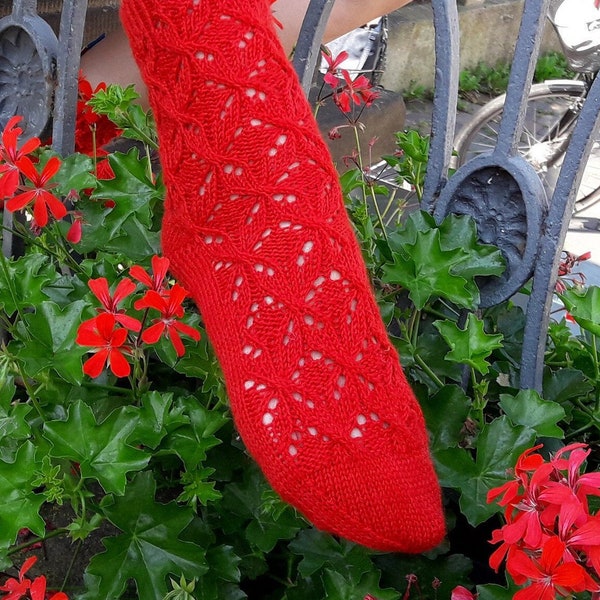 Spitzenmustersocken in Rot, Größe 38/39