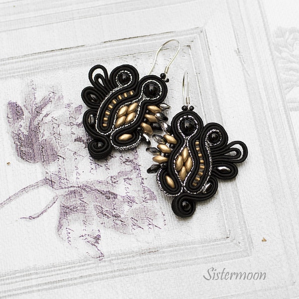 Small soutache earrings, small black earrings, small earrings, goth, orecchini soutache, gift for her, gift for woman, Black Gold