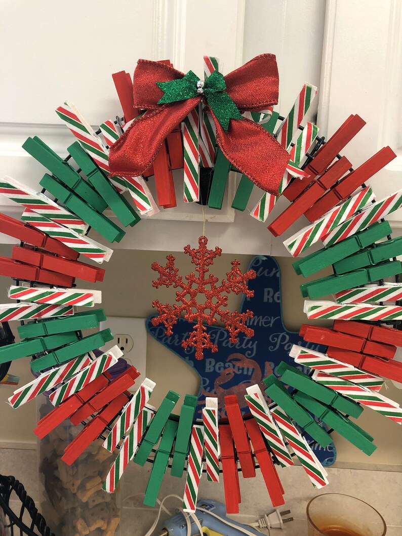 Festive christmas wreath all handpainted clothespins | Etsy