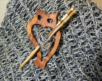 Very beautiful cloth needle owl made from a bushy rootstock and needle made from bushy birch