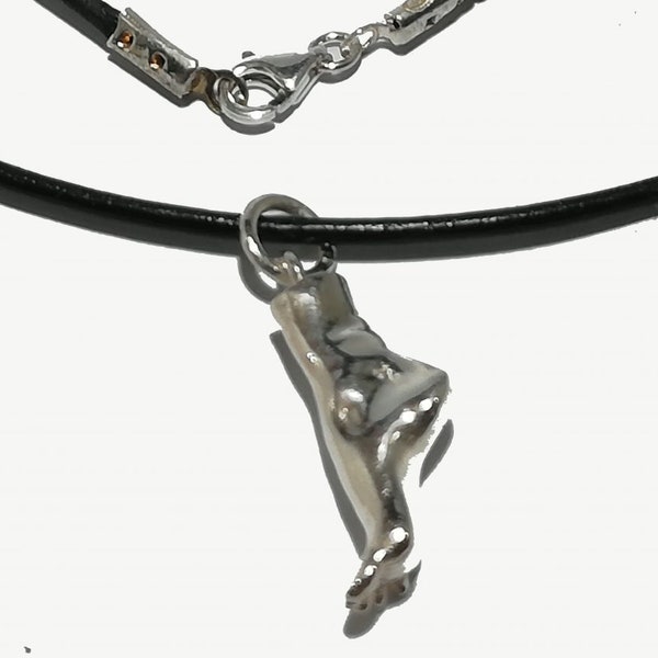 Pendentif pieds nus sexy