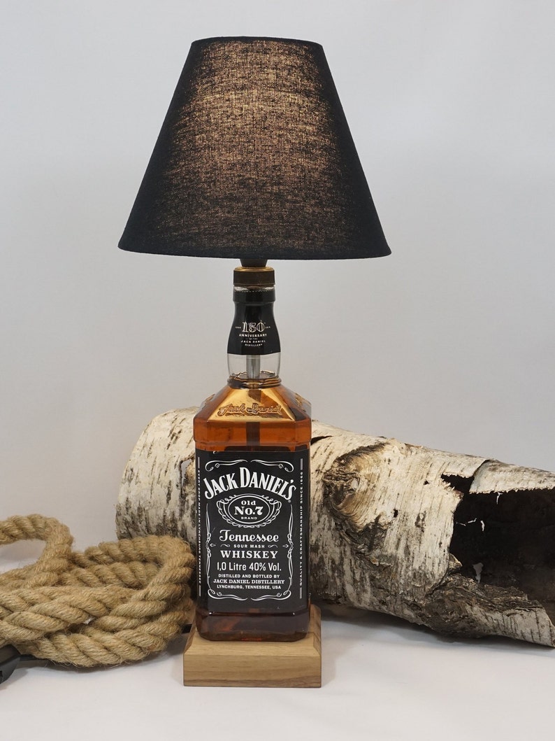 Jack Daniels Lampe, Geschenk für Ihn, Bareinrichtung, Geburtstagsgeschenk Freund, Whislylampe, Bottlelamp gefüllt, Weihnachtsgeschenk Bild 3