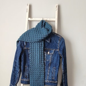 Women&#39;s Winter Scarf with Fringe, Teal Winter Scarf, Handknit Crochet Scarf, Gift for Woman, Christmas Gift, Blue Scarf, Soft Winter Scarf