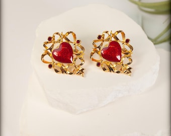 1990s Avon Festive Heart Gold Tone Pierced Style Retro Vintage Earrings
