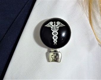 Pin de solapa de caduceo con dije médico, broche de caduceo con dije de gorra de enfermera, regalo médico