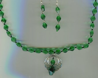 Medieval Renaissance bead necklace emerald look size 60 with earrings