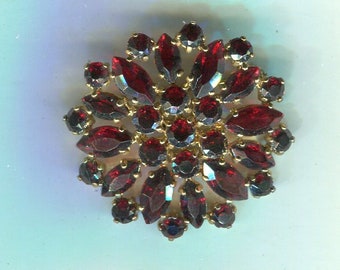 Medieval Renaissance rhinestone brooch ruby red + gold 35 mm