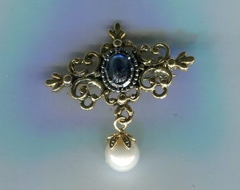 filigree medieval renaissance rhinestone brooch made of pewter with pearl pendant antique gold + sapphire blue 35 x 35 mm