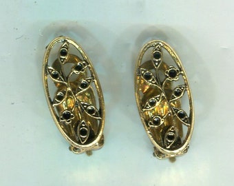 filigree Medieval Renaissance rhinestone clip earrings gold + black 22 x 11 mm