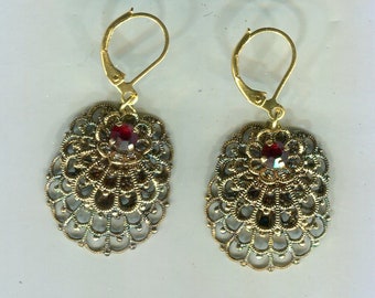 filigree Medieval Renaissance earrings old gold with chaton in garnet red 43 x 21 mm