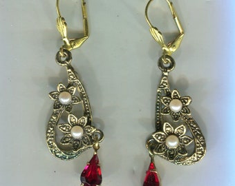 Medieval Renaissance earrings gold with pearls + ruby colored drops 57 x 18 mm