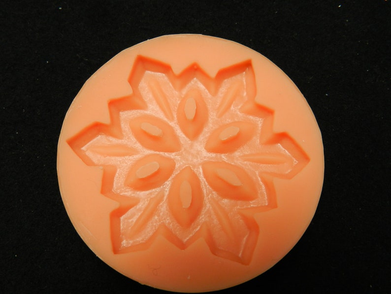 Silicone mold molded snowflake 5.8 cm mold ice crystal mold from silicone star Christmas concrete form Fondantform plaster