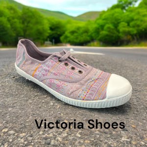 New Victoria Shoes from Spain Size 7 U.S. euro 38 Canvas