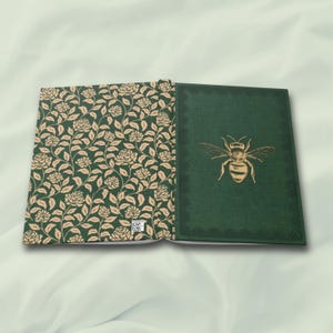 Vintage Green Bee Hardcover Notizbuch, liniertes Journal mit antikem Blumendruck Einband, Natur inspiriertes Journaling Geschenk für Schriftsteller & Träumer