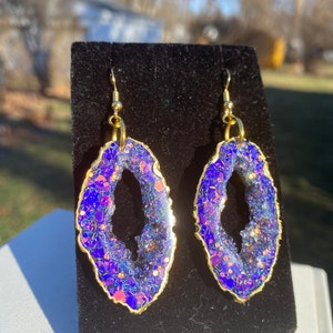 Purple/Pink Colorshift Geode Earrings/Agate Geo Druzy Lightweight Statement Earrings/Iridescent Dangle Rainbow Sparkle Handmade Festival image 2