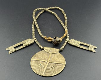 Alte, antike Stammes-Bronze-Halskette mit runden, konzentrischen Scheibenmedaillon-Anhängern