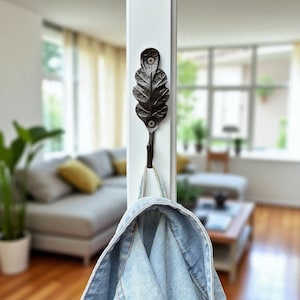 Rustic Hand-Forged Oak Leaf Coat Hooks, Nature-Inspired Home Decor, Botanical Wall Accent